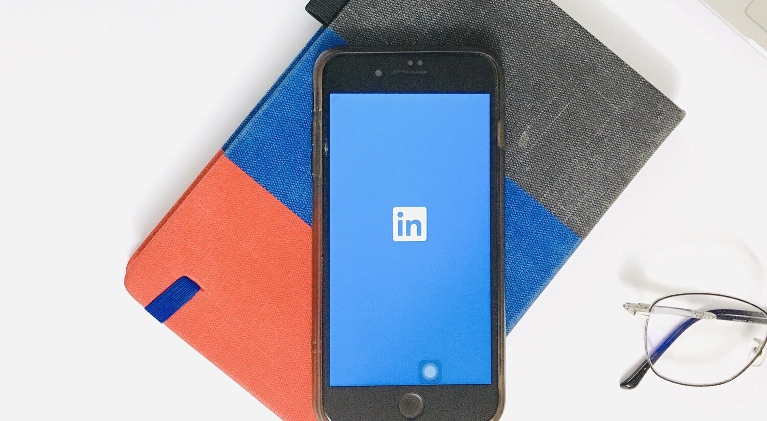 LinkedIn está podrido de spam, y a Microsoft le da igual